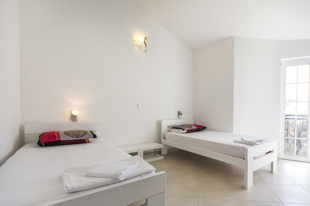 Apartments Gloria Ližnjan Eksteriør billede